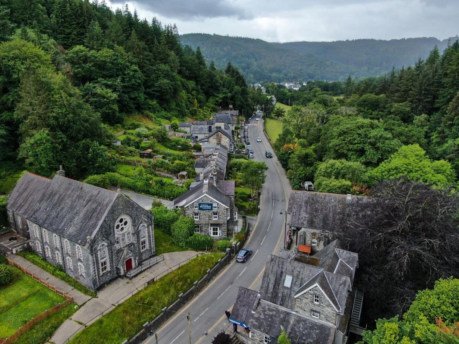Base Camp Snowdonia, Gwersyll Cyntaf Eryri Hostel Бетс-и-код Екстериор снимка